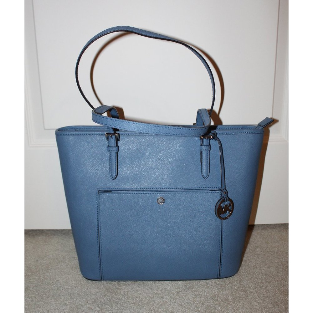Michael Kors Jet Set Medium Snap-Pocket Tote